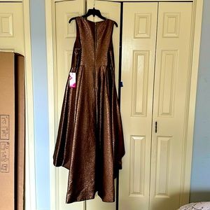 Calvin Klein gown size 14 nwt